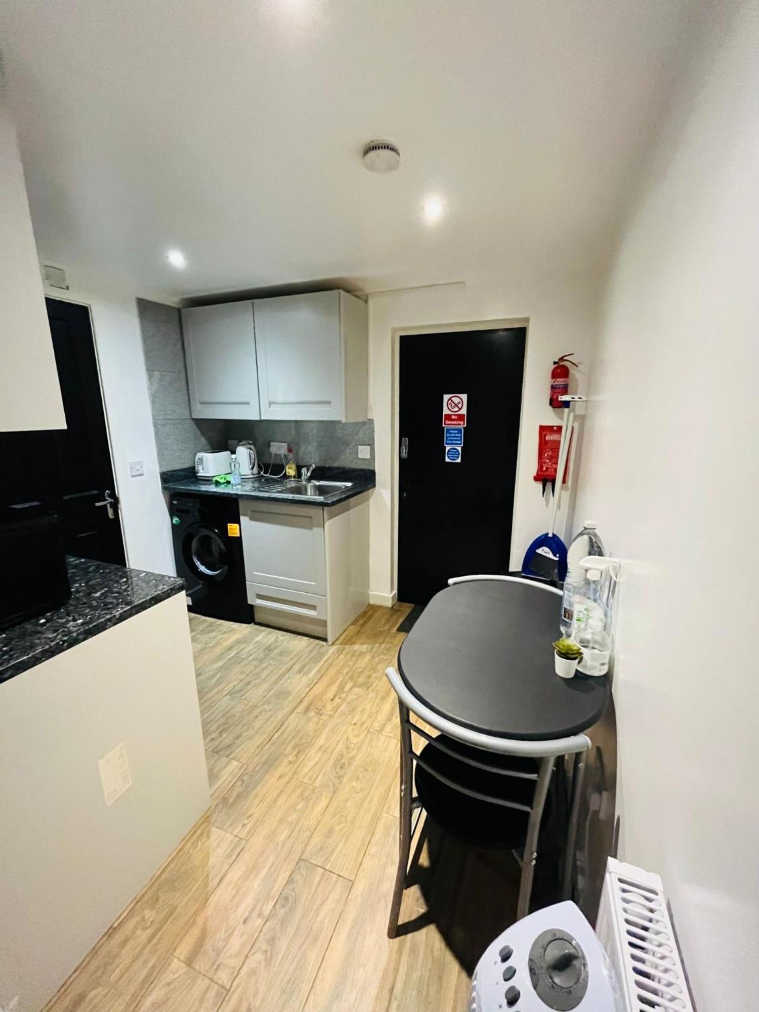 Exclusive Private One Bedroom Suite London Eksteriør billede
